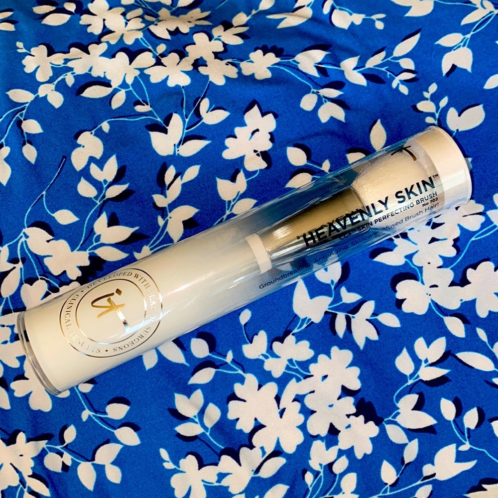 It Cosmetics Heavenly Skin Perfecting Brush